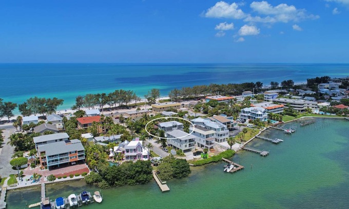 Bradenton Beach House | 260 m² House ∙ 6 bedrooms ∙ 12 guests