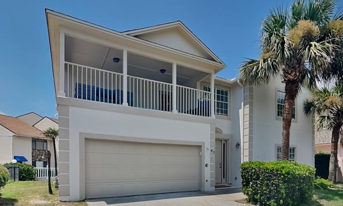 Port of Call House | 263 m² House ∙ 6 bedrooms ∙ 19 guests