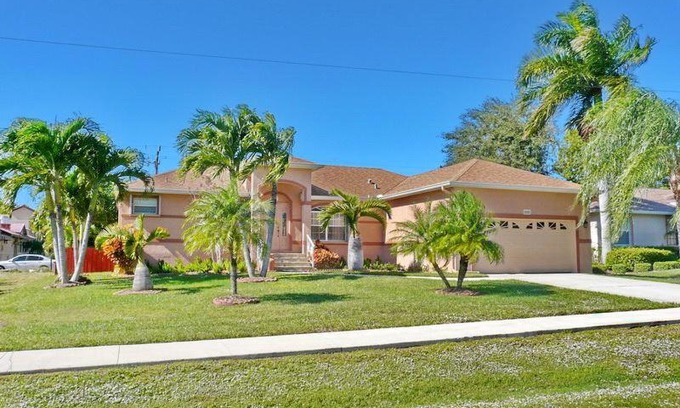 Marco Island House | 264 Castaways Street