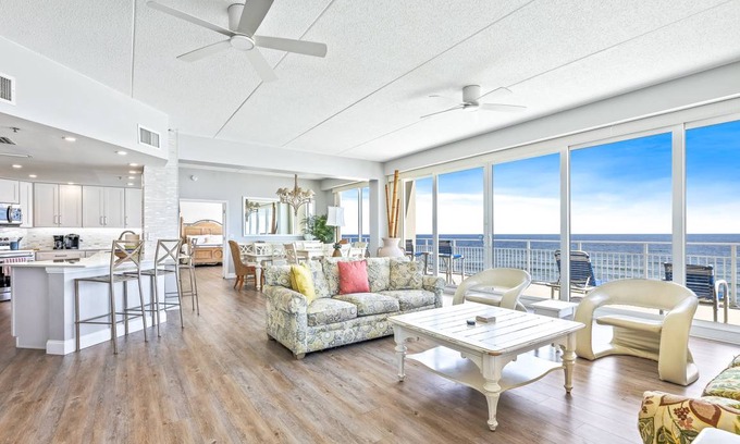 New Smyrna Beach Condo | 271 m² Condo ∙ 4 bedrooms ∙ 11 guests