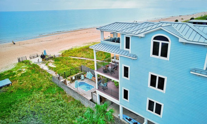 East End House | 274 m² House ∙ 4 bedrooms ∙ 16 guests