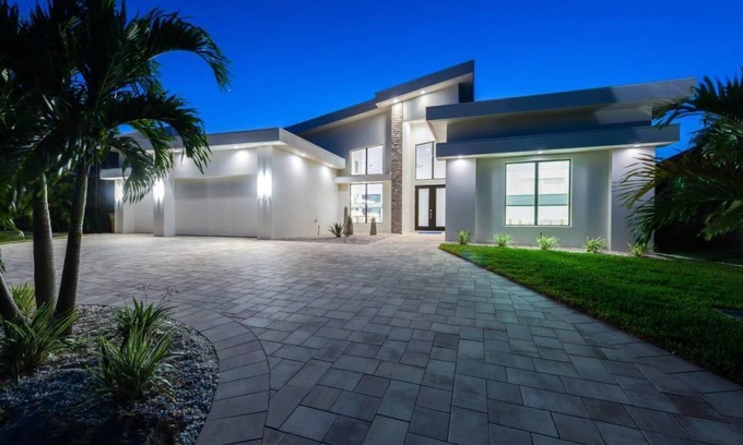 Pelican House | 280 m² House ∙ 3 bedrooms ∙ 6 guests
