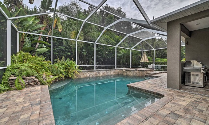 East County Civic Group House | 297 m² House ∙ 3 bedrooms ∙ 10 guests