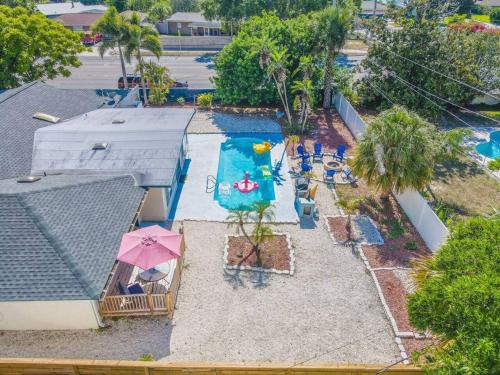Dover Shores East House | 2br Family Retreat Orlando Full Kitchen