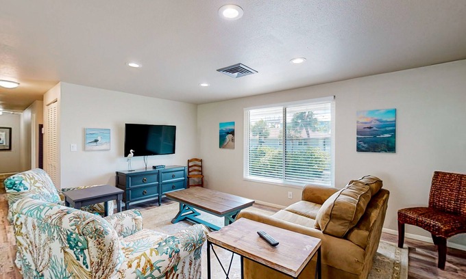 Anna Maria Condo | 2nd-floor condo across the street from the beach with heated pool, balcony, W/D