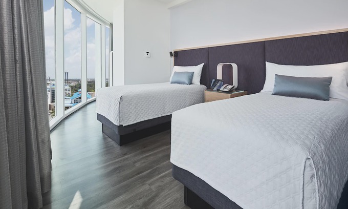 Florida Center Hotel | 3 Bedroom 2 Bathroom Kids Suite @ Universal's Aventura Hotel