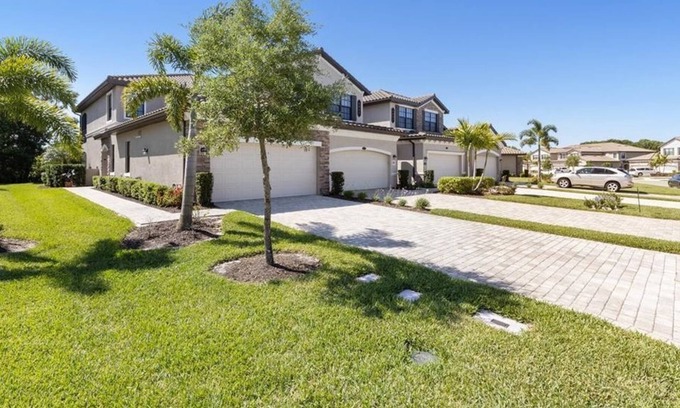 Lakewood Ranch Condo | 3 Bedroom Condo 319450 by Houzlet