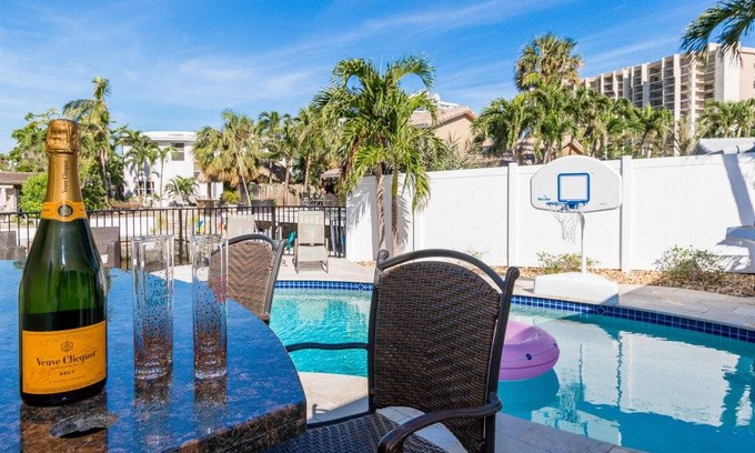 Bel Air House | 316 m² House ∙ 4 bedrooms ∙ 12 guests