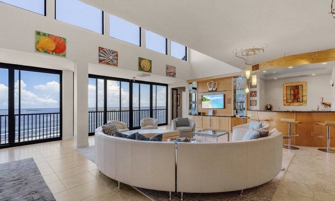 Punta Rassa House | 317 m² House ∙ 4 bedrooms ∙ 12 guests