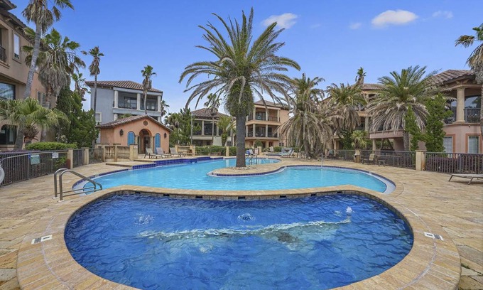 St. Tropez House | 321 m² House ∙ 5 bedrooms ∙ 12 guests