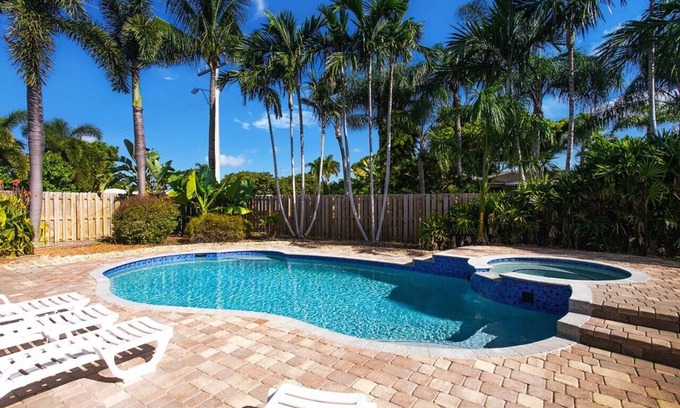 Dania Beach House | 333 SE 3rd Ave Dania Beach FL