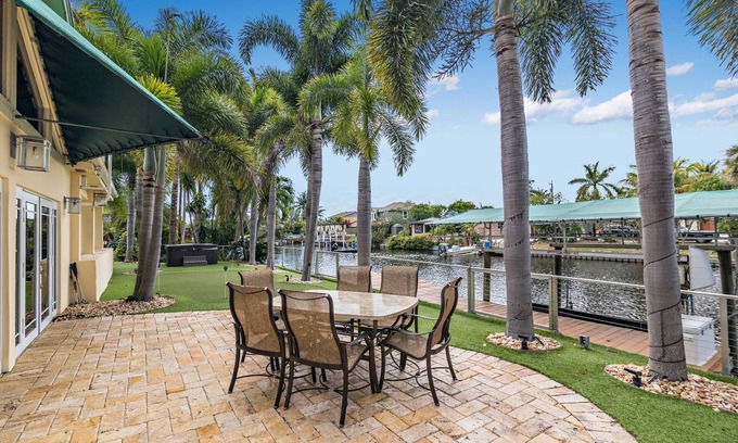 Lake Worth House | 334 m² House ∙ 3 bedrooms ∙ 6 guests