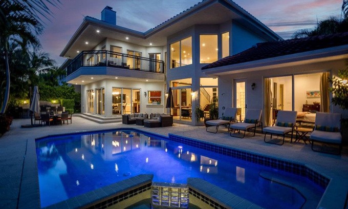 Tropic Isle House | 340 m² House ∙ 4 bedrooms ∙ 8 guests