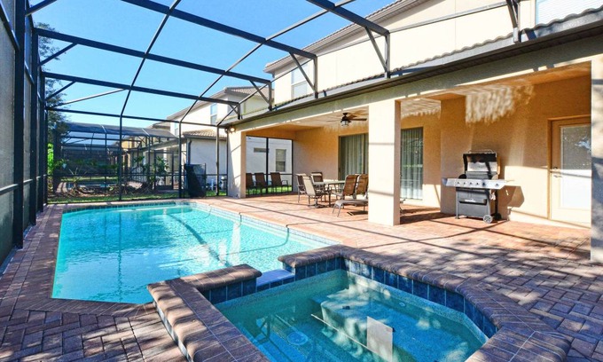 Bay Lake House | 375 m² House ∙ 8 bedrooms ∙ 16 guests