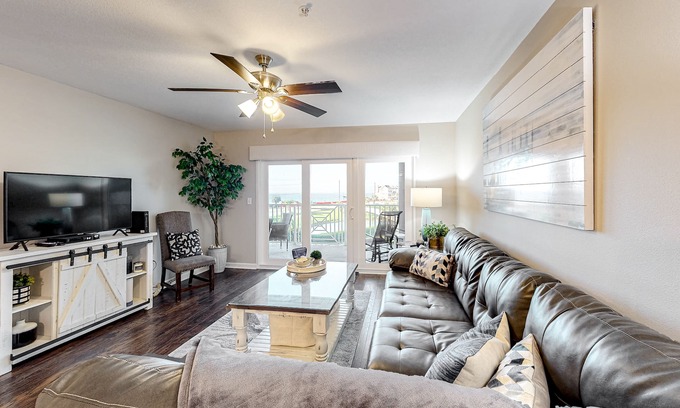 Miramar Beach Condo | 3rd Floor Condo with Shared Pools/Tennis, Private W/D, WiFi, and Central AC