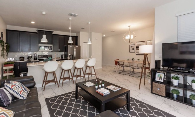 Davenport House | 4 Bd Modern Home at Champions Gate close to Disney