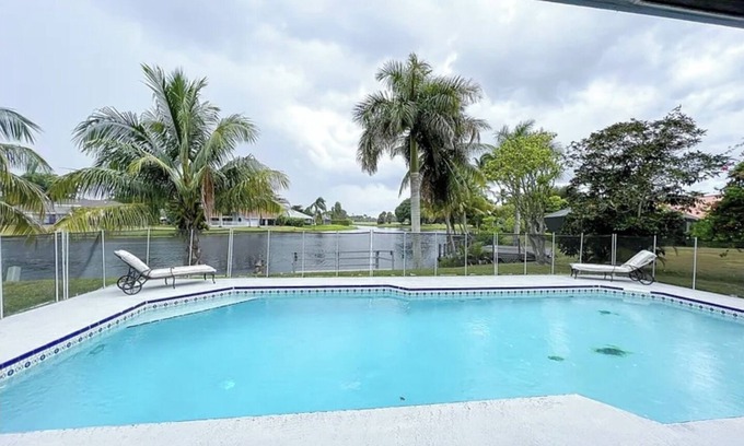 Greenview Shores House | 4-bedroom Luxury Modern Lake Front House in fabulous Wellington