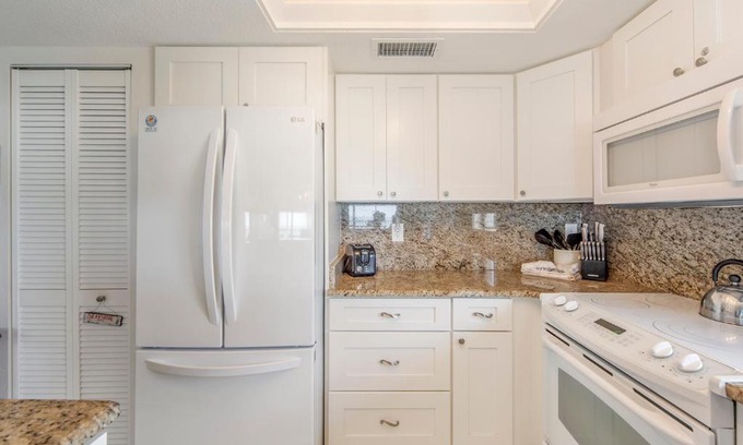 Madeira Beach House | 401 Arie Dam Condos