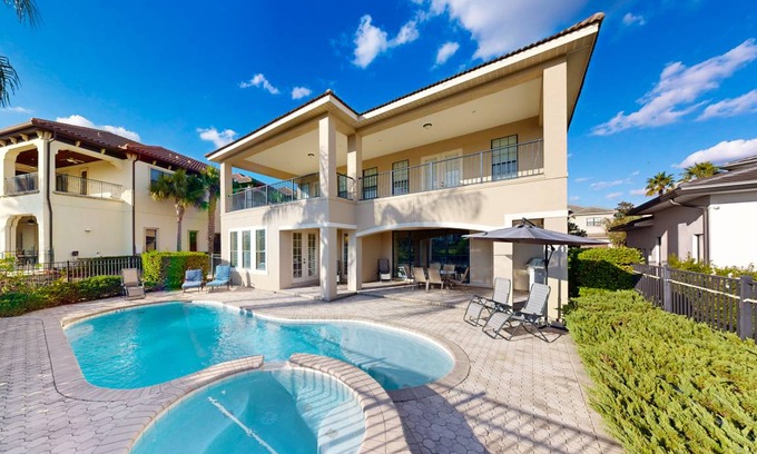 Reunion House | 406 m² House ∙ 4 bedrooms ∙ 8 guests