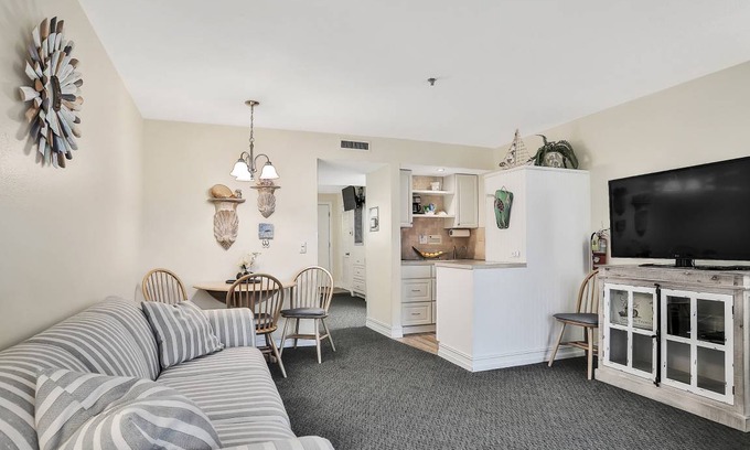 Indialantic By The Sea Condo | 42 m² Condo ∙ 1 bedroom ∙ 4 guests
