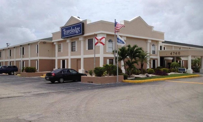 Fort Myers Hotel | 42 m² Hotel ∙ 127 guests