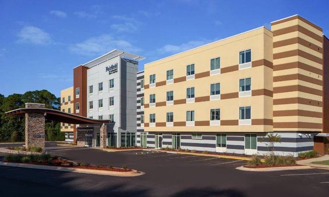 Northwest Pensacola Hotel | 43 m² Hotel ∙ 127 guests