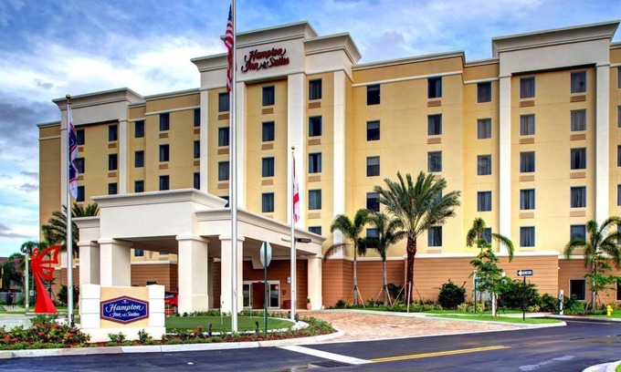 Coconut Creek Hotel | 45 m² Hotel ∙ 2 bedrooms ∙ 127 guests