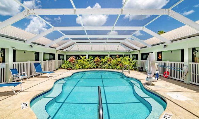 Everglades City Hotel | 46 m² Hotel ∙ 9 guests