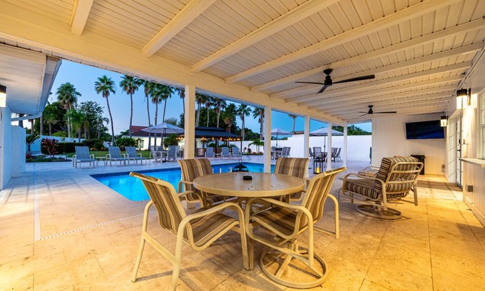 Palma Sola House | 464 m² House ∙ 8 bedrooms ∙ 23 guests