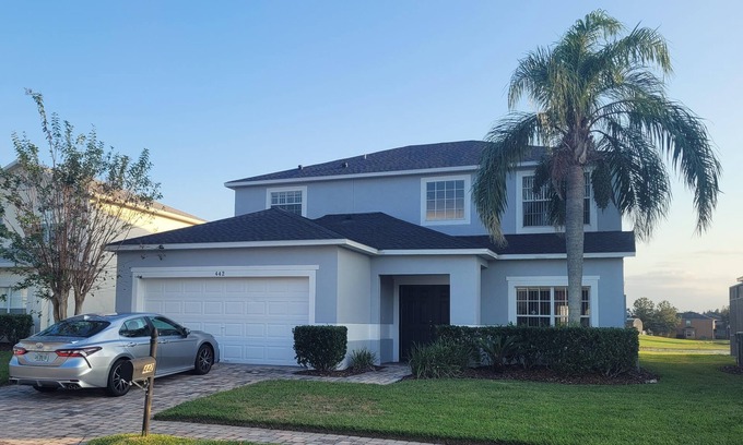 West Haven Villa | 5 Bedroom family home in gated community, near Disney.