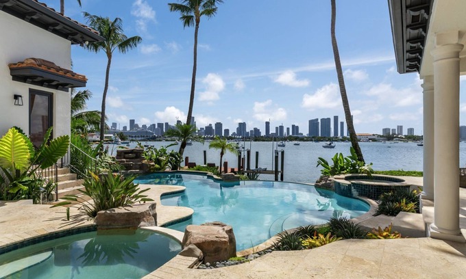 Seybold House | 5BR/5.5BTH Miami Waterfront Villa w/Pool