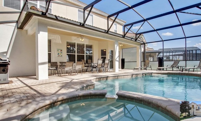 Windsor Hills House | 6 Bedroom Vacation Home with South Facing Pool in Windsor Hills close to Disney