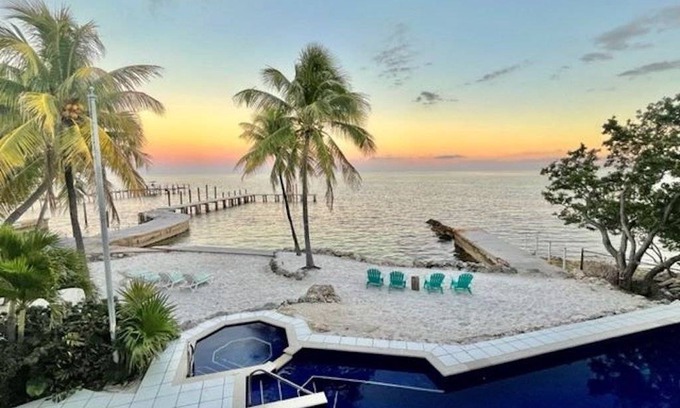 Tavernier House | 640 m² House ∙ 5 bedrooms ∙ 14 guests