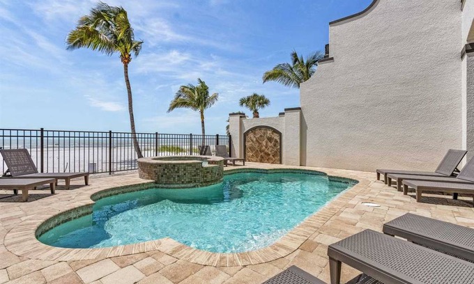 Fort Myers Beach House | 650 m² House ∙ 10 bedrooms ∙ 24 guests