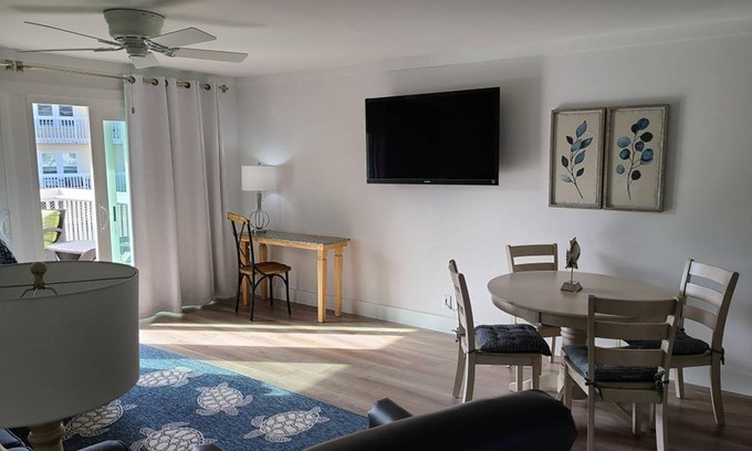Holiday Isle Condo | 66 m² Condo ∙ 1 bedroom ∙ 6 guests