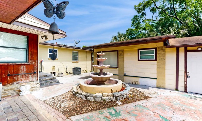 Sans Souci House | 68 m² House ∙ 1 bedroom ∙ 4 guests