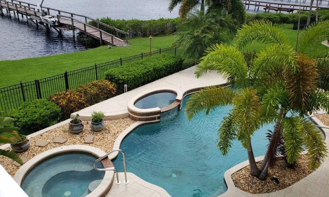 Gulf Cove House | 697 m² House ∙ 5 bedrooms ∙ 12 guests