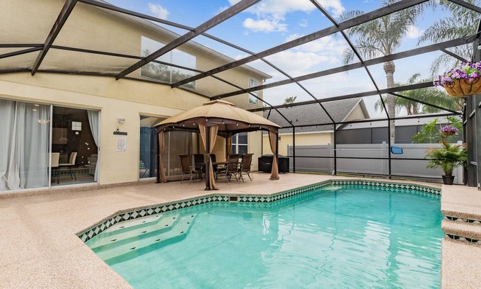 Lake Berkley House | 7 Br/4.5 BA Pool