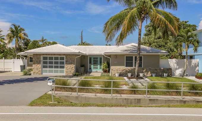 Laguna Shores House | 7987 Estero Blvd.