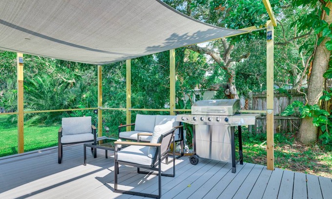 Merritt Island Cottage | 83 m² Cabin ∙ 2 bedrooms ∙ 6 guests