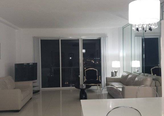 Surfside Condo | 84 m² Condo ∙ 4 guests