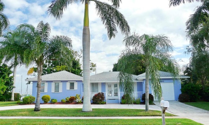 Marco Island House | 843 Buttonwood Court