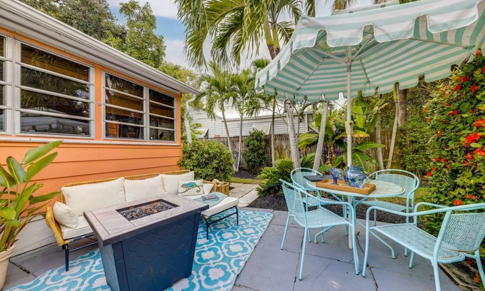 Lake Worth Cottage | 89 m² Cabin ∙ 2 bedrooms ∙ 6 guests