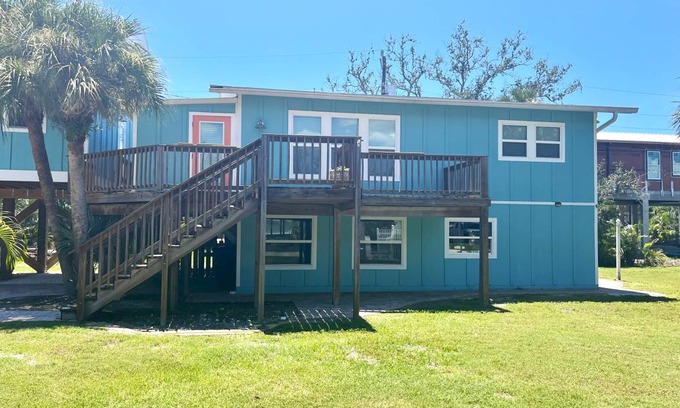 Mid Island House | 90 m² House ∙ 2 bedrooms ∙ 6 guests