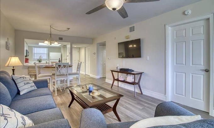 Marco Island Condo | 91 m² Condo ∙ 2 bedrooms ∙ 5 guests