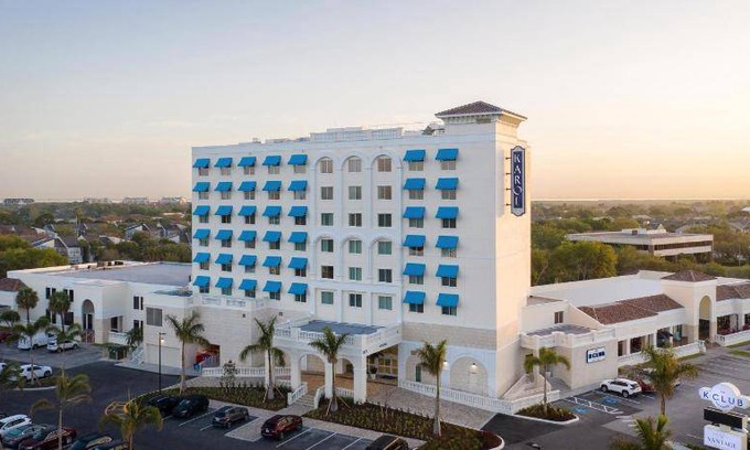 Clearwater Hotel | 91 m² Hotel ∙ 127 guests