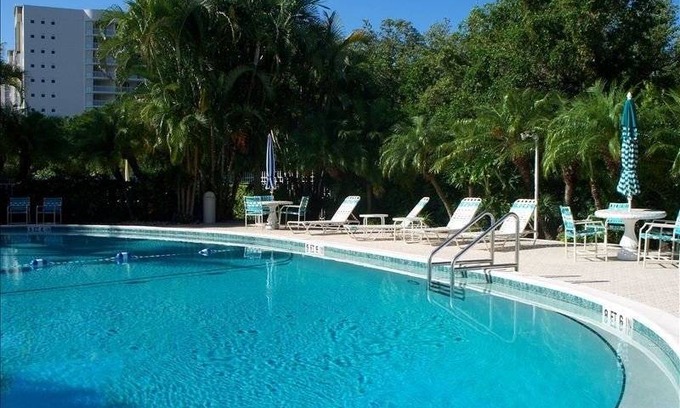 Vanderbilt Beach Condo | 93 m² Condo ∙ 1 bedroom ∙ 4 guests