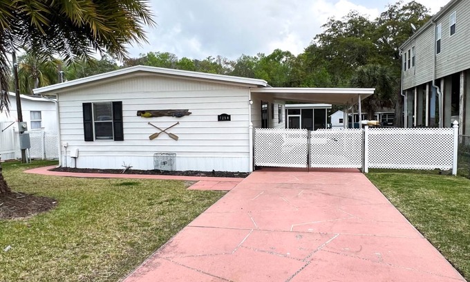 Weeki Wachee Gardens House | 93 m² House ∙ 2 bedrooms ∙ 6 guests