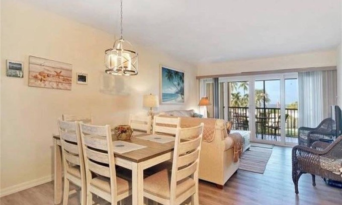 Fort Myers Beach Condo | 96 m² Condo ∙ 2 bedrooms ∙ 4 guests