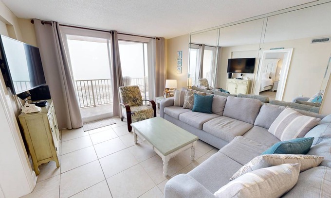 Holiday Isle Condo | 98 m² Condo ∙ 2 bedrooms ∙ 6 guests